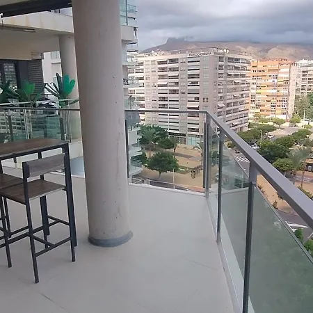 Loyito's Seaviews La Cala بينايدورم